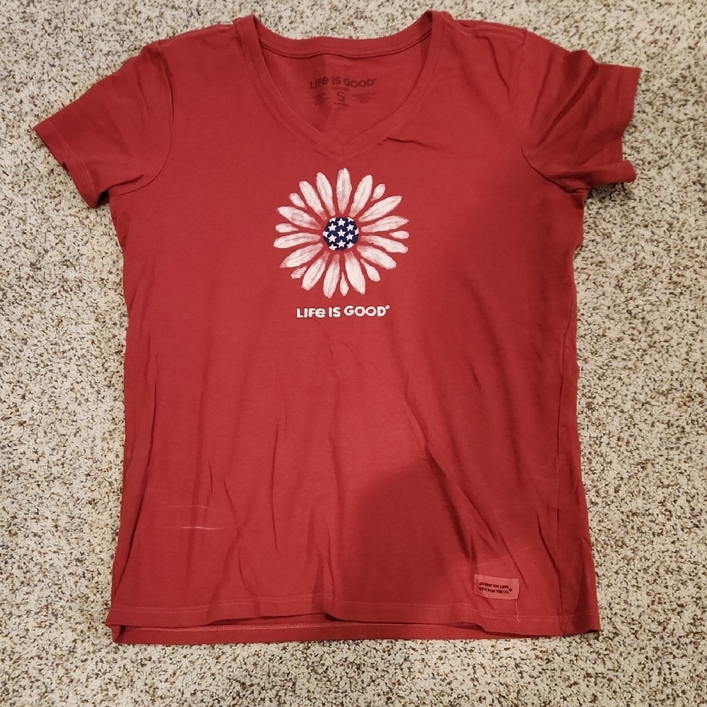 Life Is Good Red Short Sleeve Tee with Daisy Design